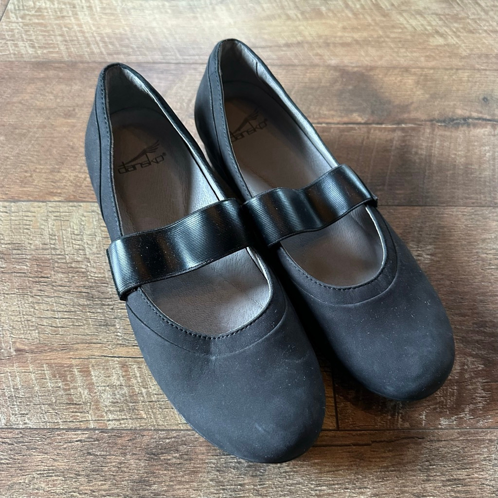 Women's Dansko Black Mary Jane Flats Size 5.5
